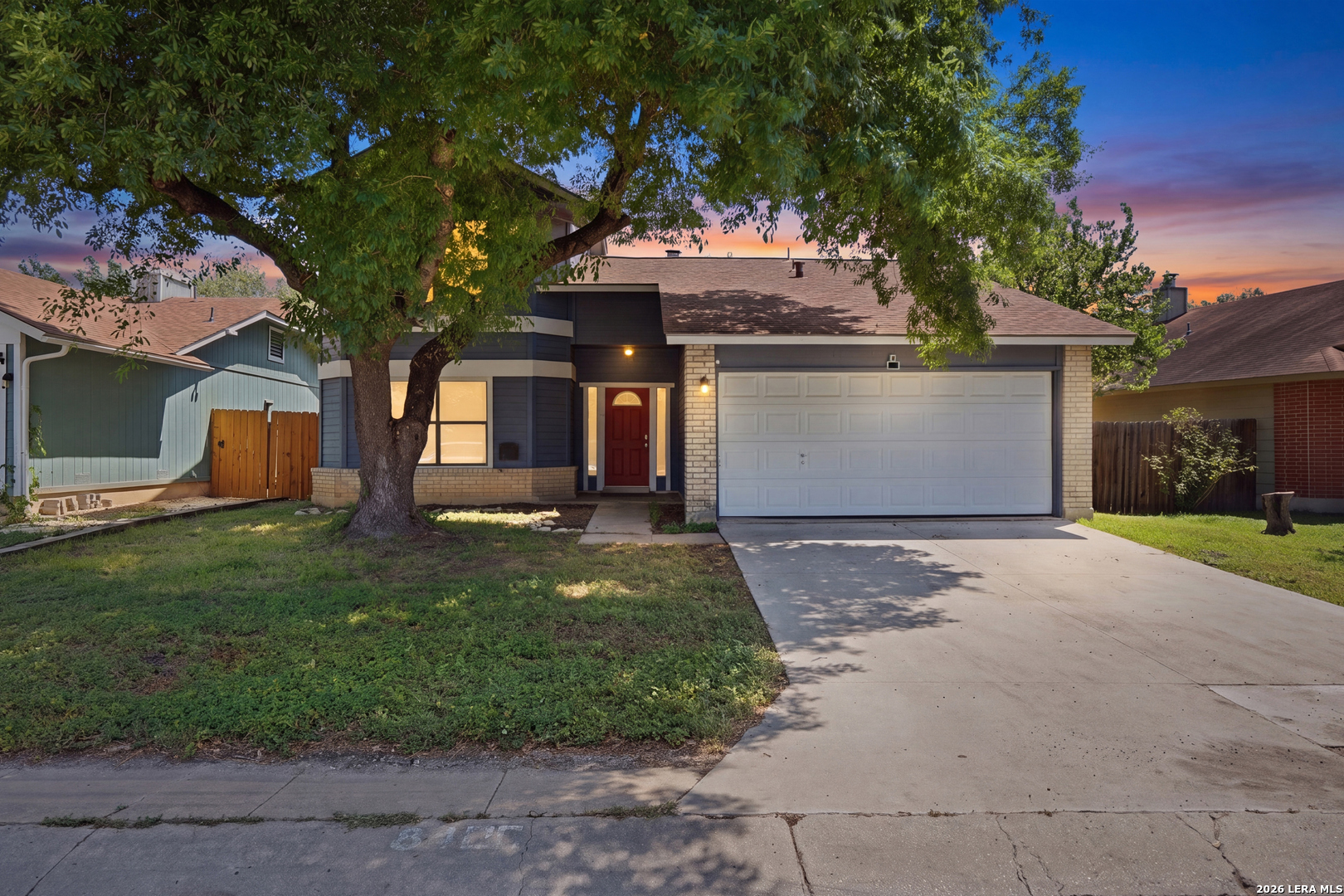8426 MAPLE RIDGE DR, San Antonio, TX 78239 — photo 1