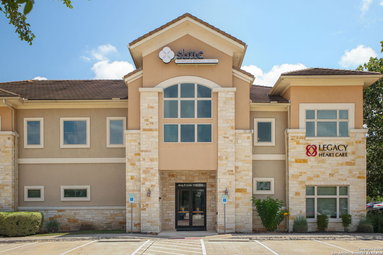 2 Spurs Ln, San Antonio, TX 78240 — photo 1