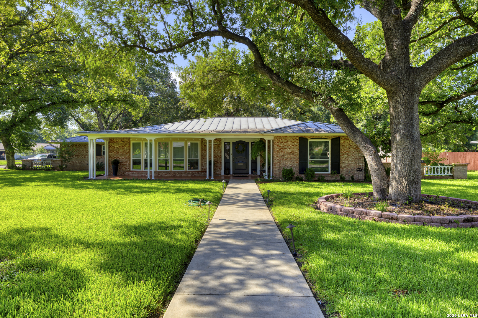 921 Maple, Uvalde, TX 78801 — photo 1