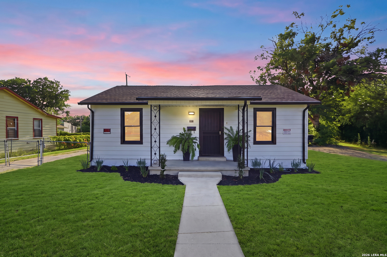 215 Westway Dr, San Antonio, TX 78225 — photo 1