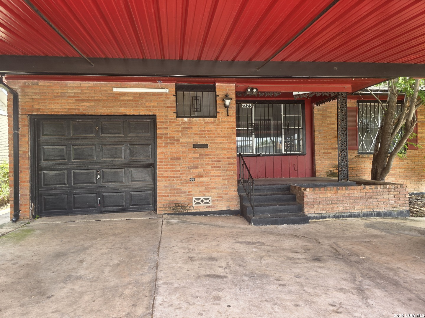 2223 Hays, San Antonio, TX 78202 — photo 1