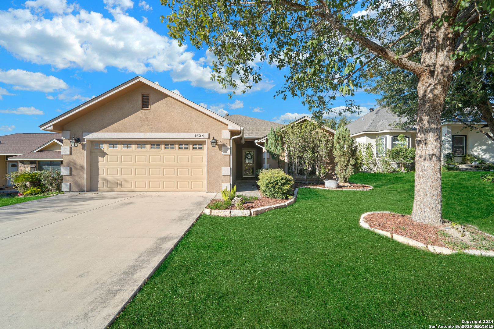 1634 Sunblossom Cir, New Braunfels, TX 78130 — photo 1