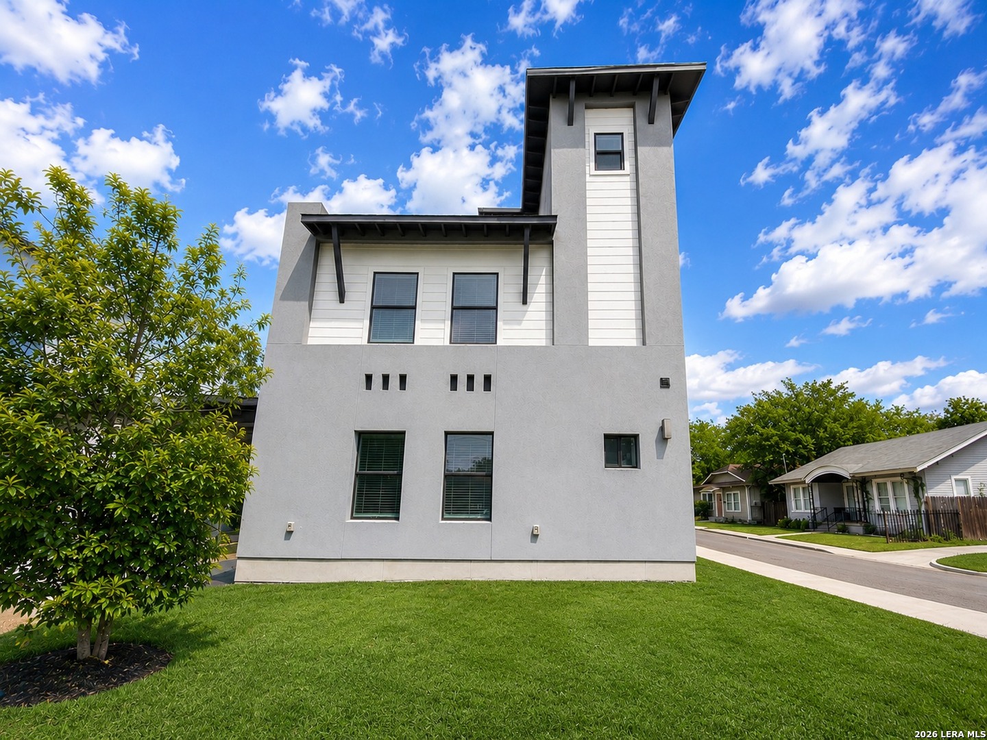 918 S Olive, San Antonio, TX 78210 — photo 1