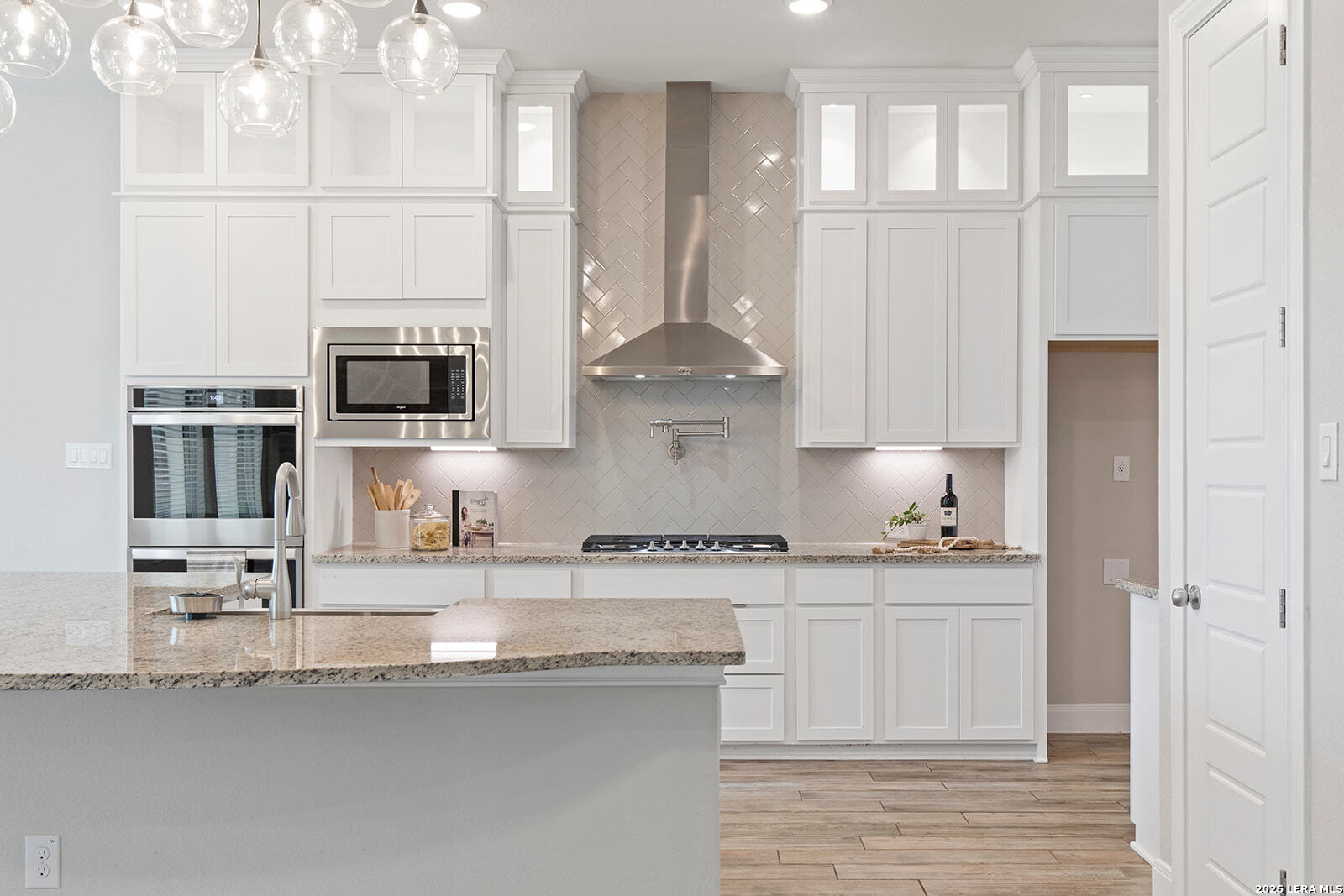 9015 Mendrin Rdg, Fair Oaks Ranch, TX 78015 — photo 1