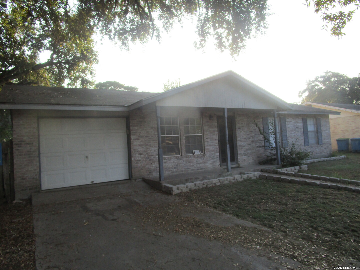 808 GARNER ST, Beeville, TX 78102 — photo 1