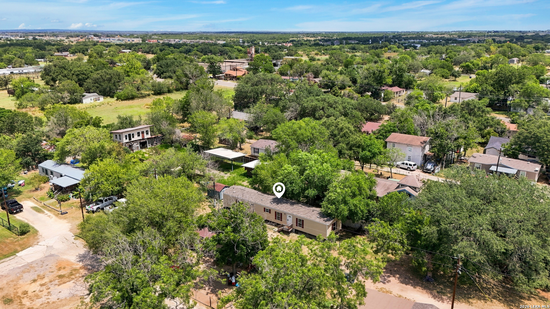1117 PLUM ST, Floresville, TX 78114 — photo 1