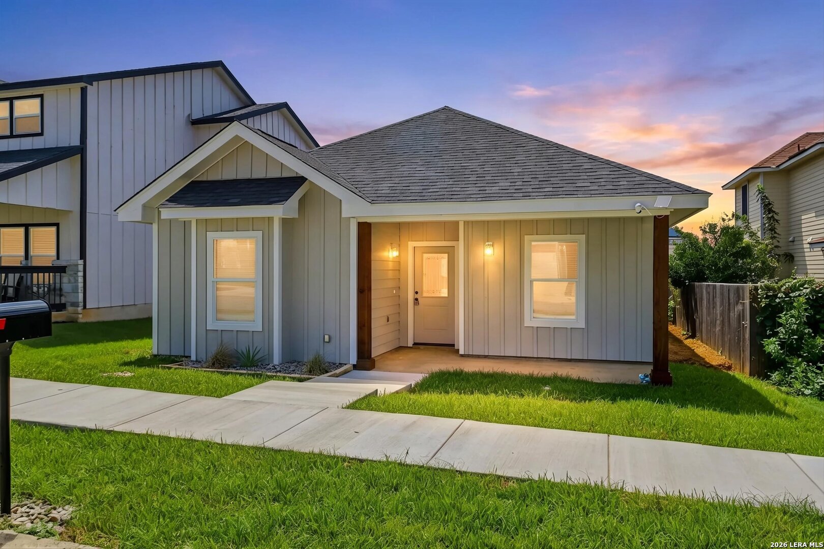 133 Lark Hill Rd, Floresville, TX 78114 — photo 1
