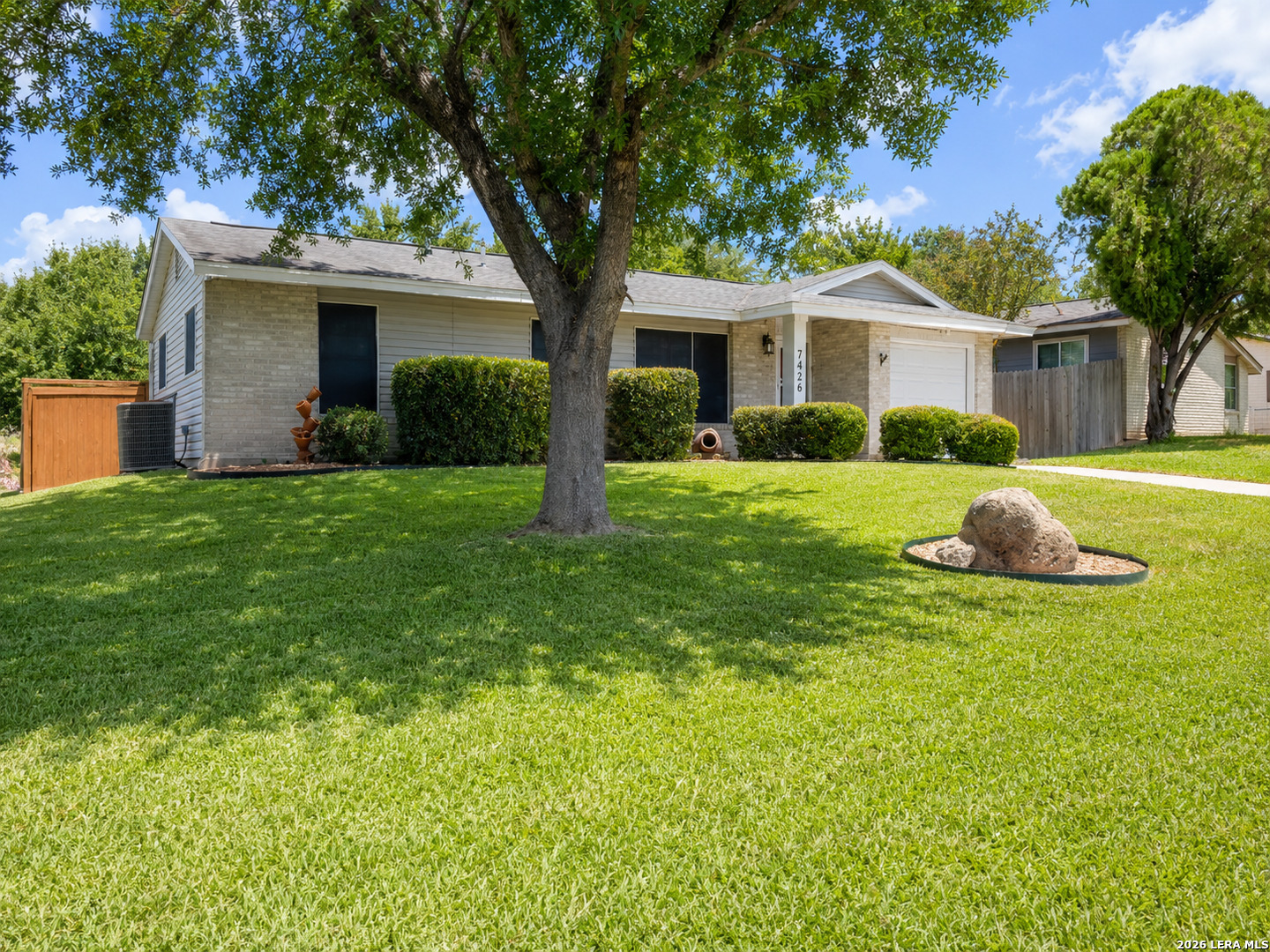 7426 MOUNTAIN OAK TRL, Live Oak, TX 78233 — photo 1