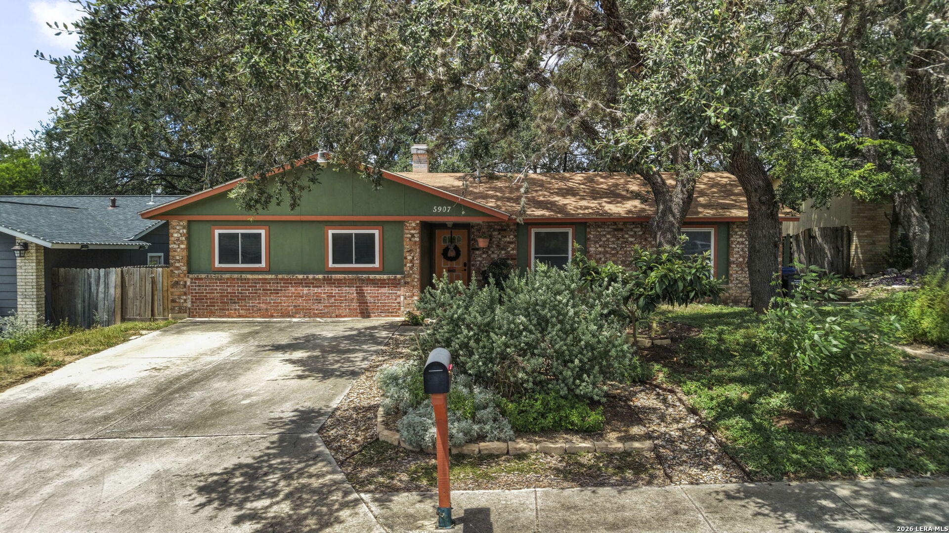 5907 HIDDEN BOULDER ST, San Antonio, TX 78250 — photo 1