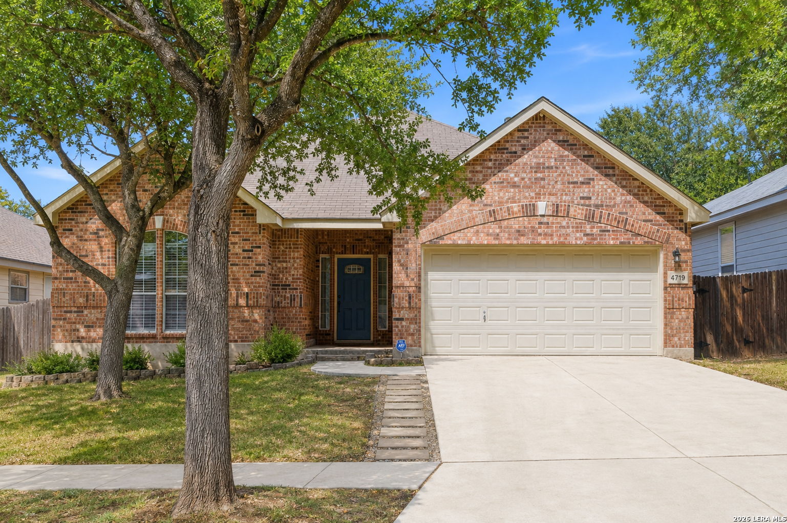 4719 EMDEN HOLW, San Antonio, TX 78247 — photo 1