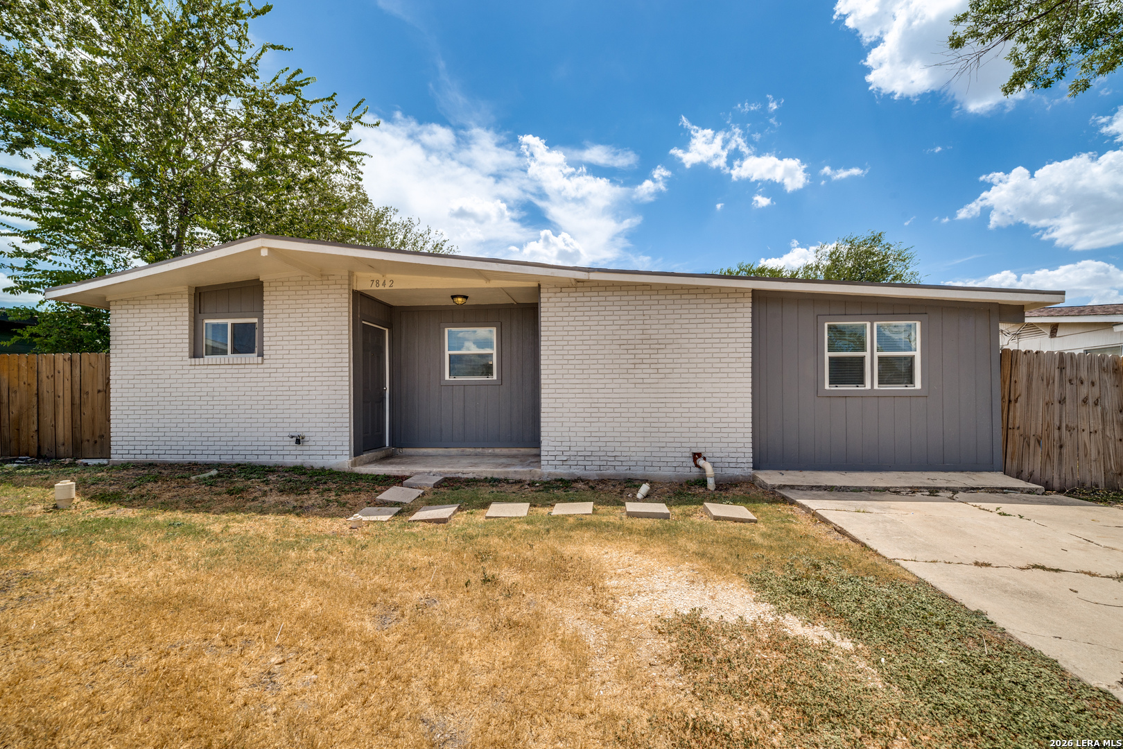 7842 PONY LN, San Antonio, TX 78227 — photo 1