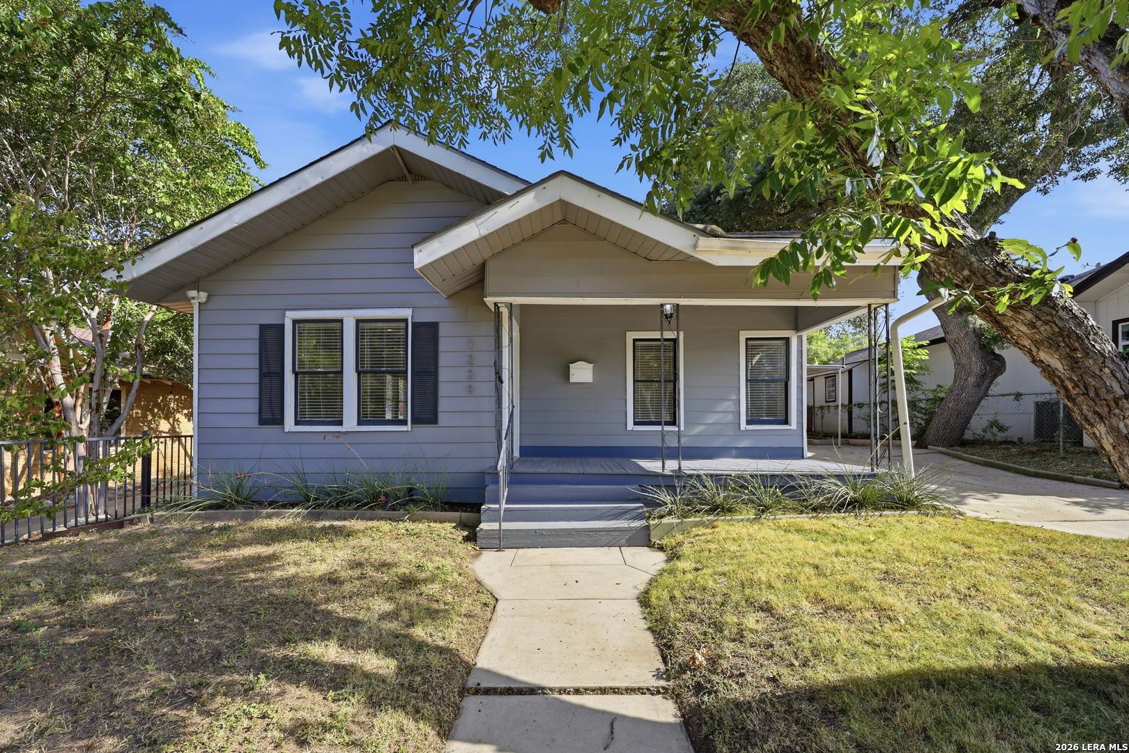 1239 KAYTON AVE, San Antonio, TX 78210 — photo 1
