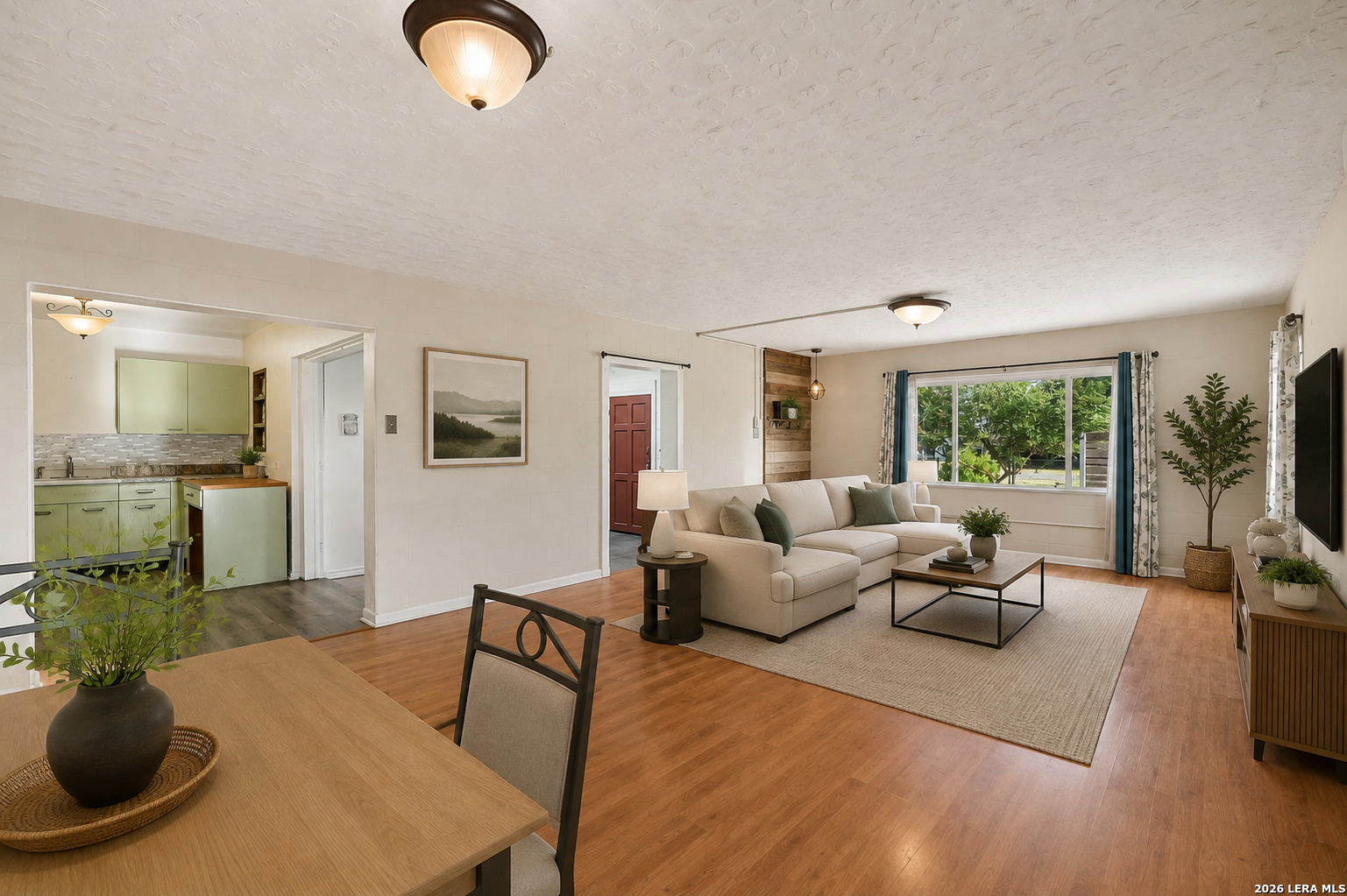 1206 W VILLARET BLVD, San Antonio, TX 78224 — photo 1