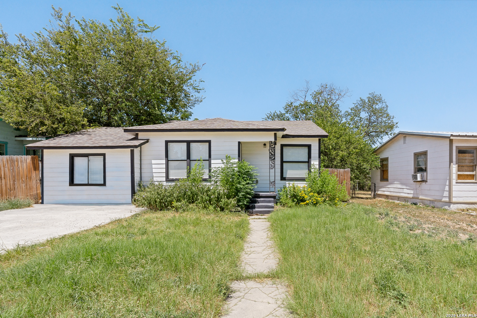 1047 Poinsettia, San Antonio, TX 78202 — photo 1