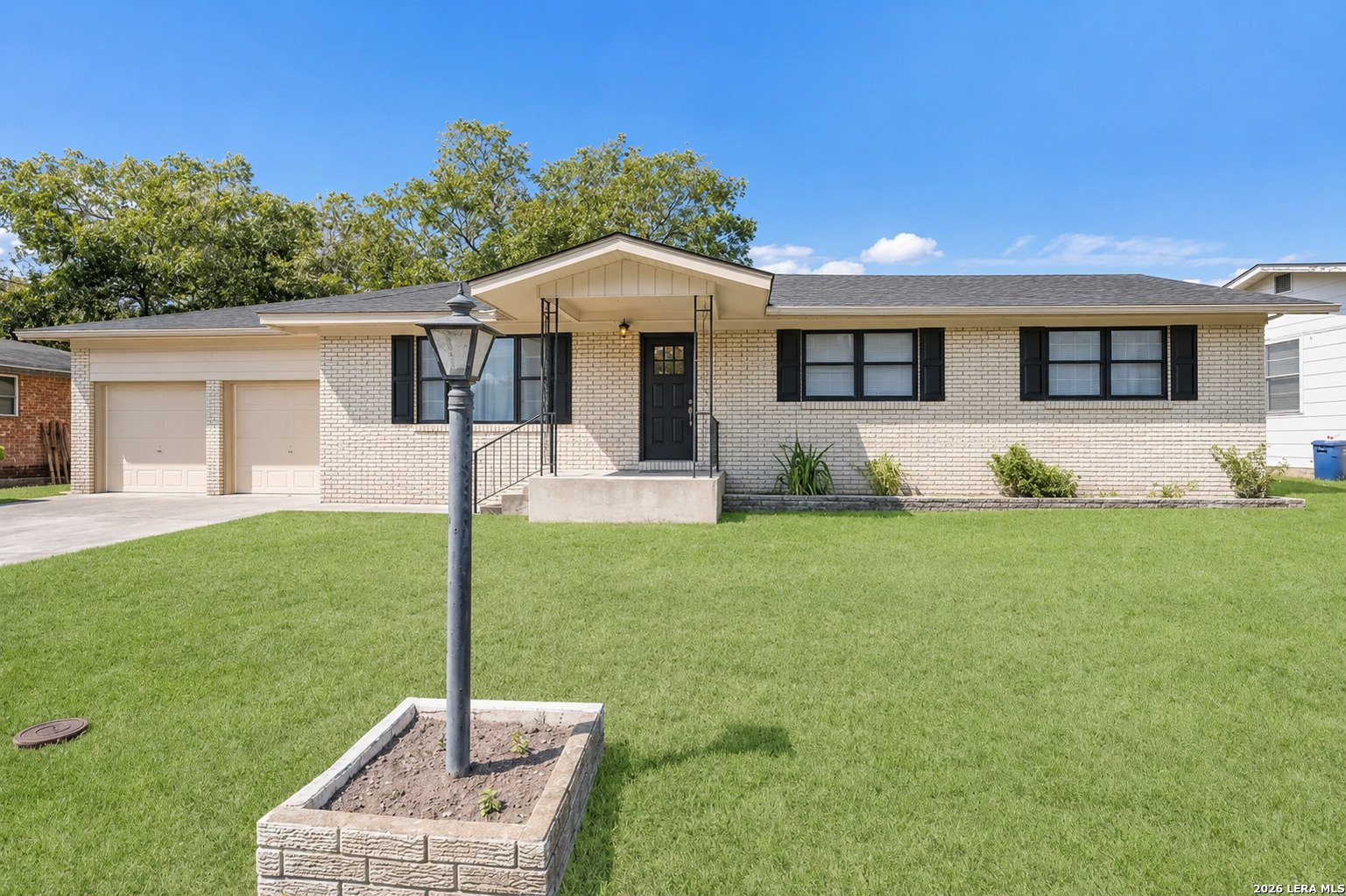 445 Granada Dr, New Braunfels, TX 78130 — photo 1