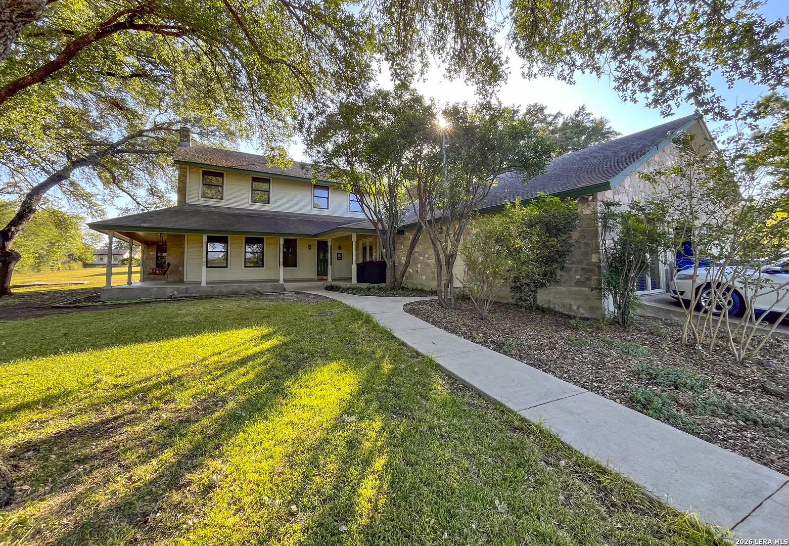 610 Hospital, Floresville, TX 78114 — photo 1