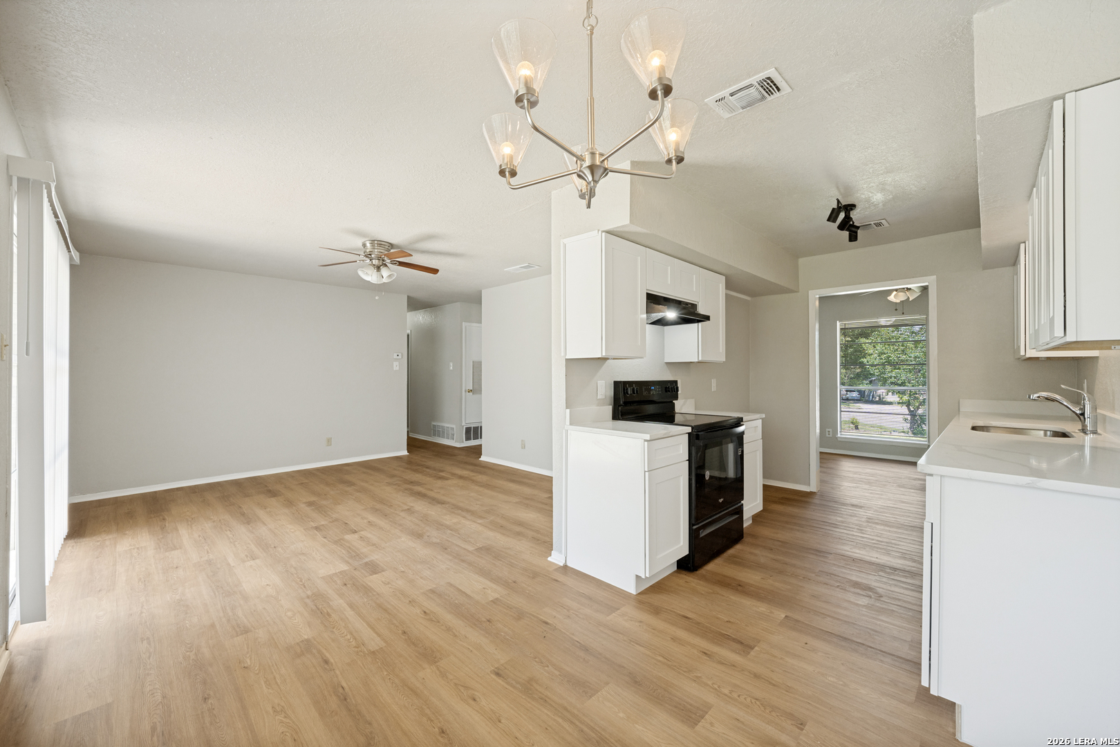4240 CHESTNUTHILL DR, San Antonio, TX 78218 — photo 1