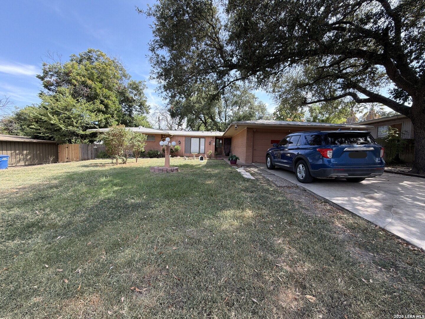 114 Maplewood, San Antonio, TX 78216 — photo 1