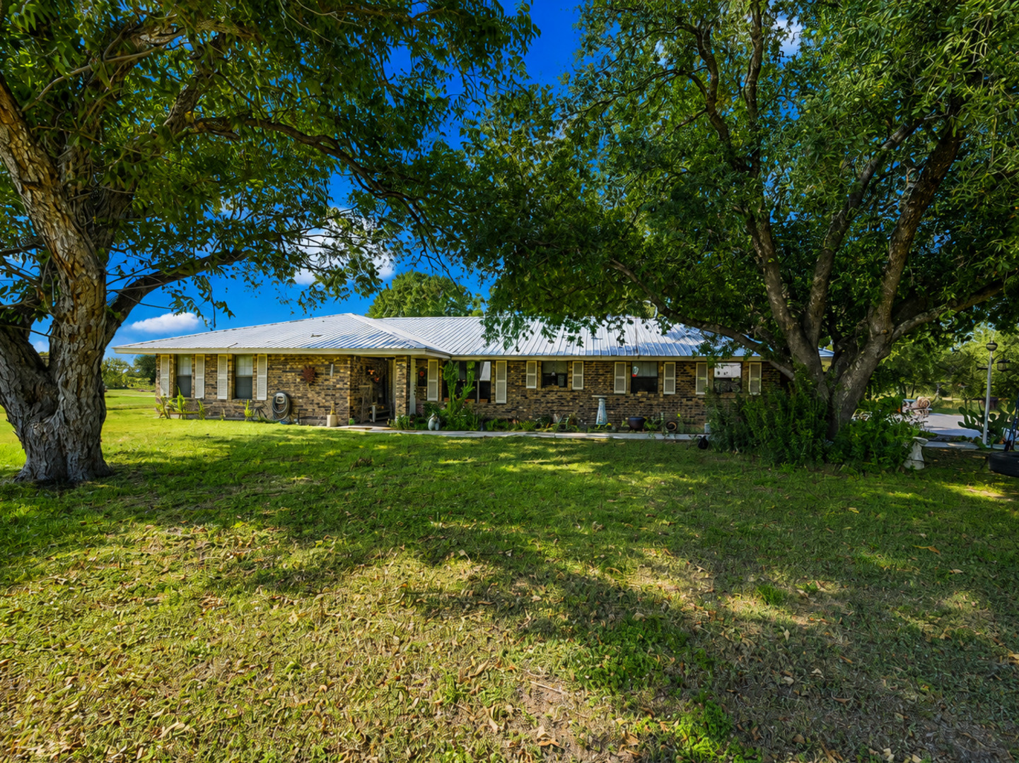 5032 S SANTA CLARA RD, Seguin, TX 78155 — photo 1