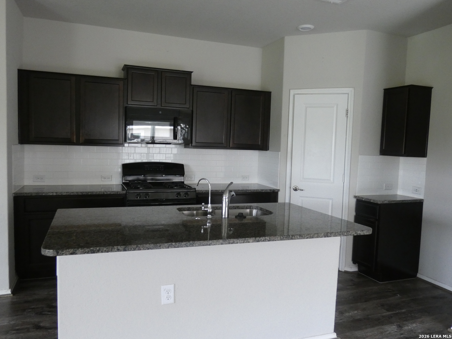 935 Watson Way, San Antonio, TX 78221 — photo 1