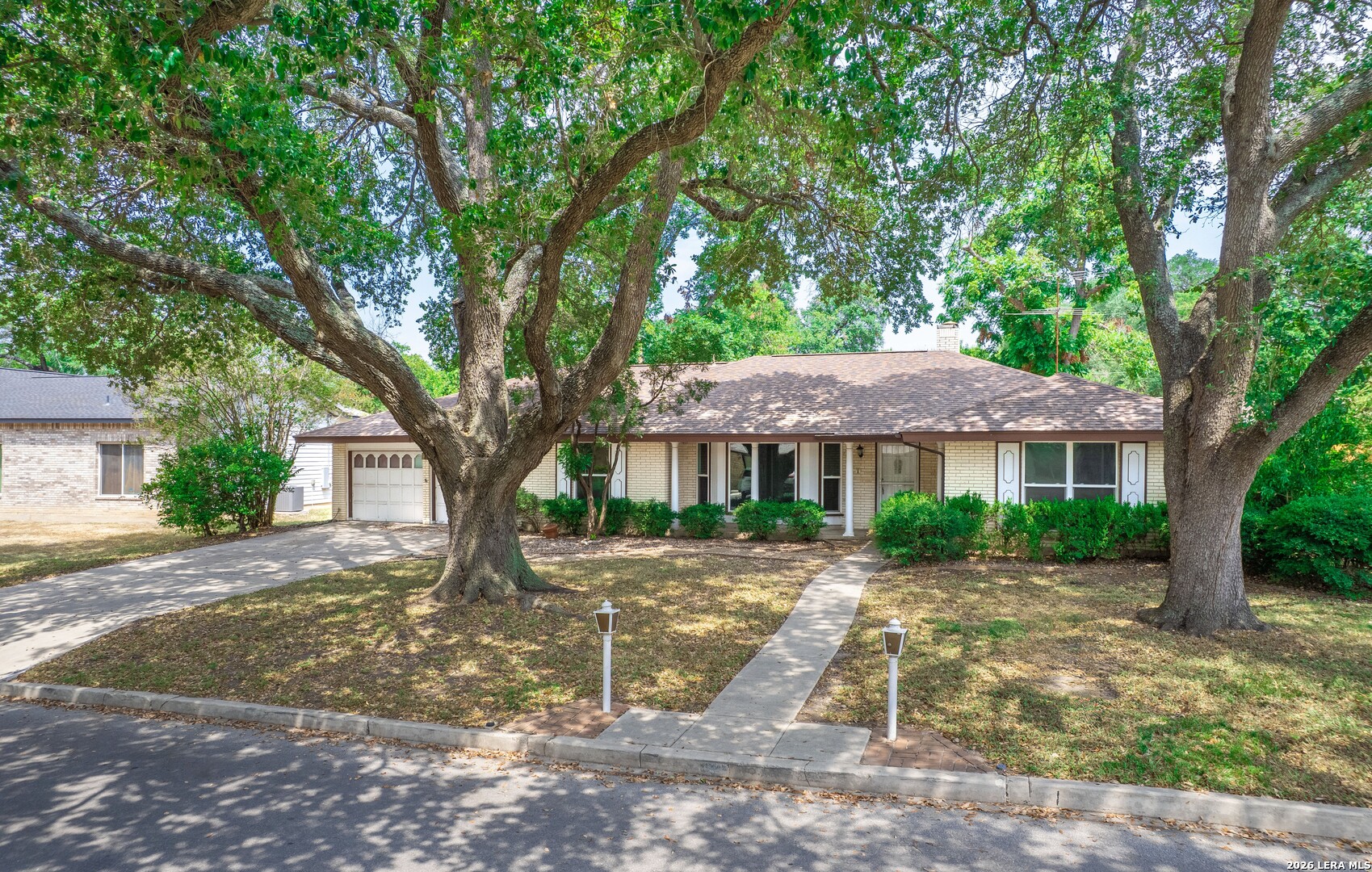 621 Balfour Dr, Windcrest, TX 78239 — photo 1