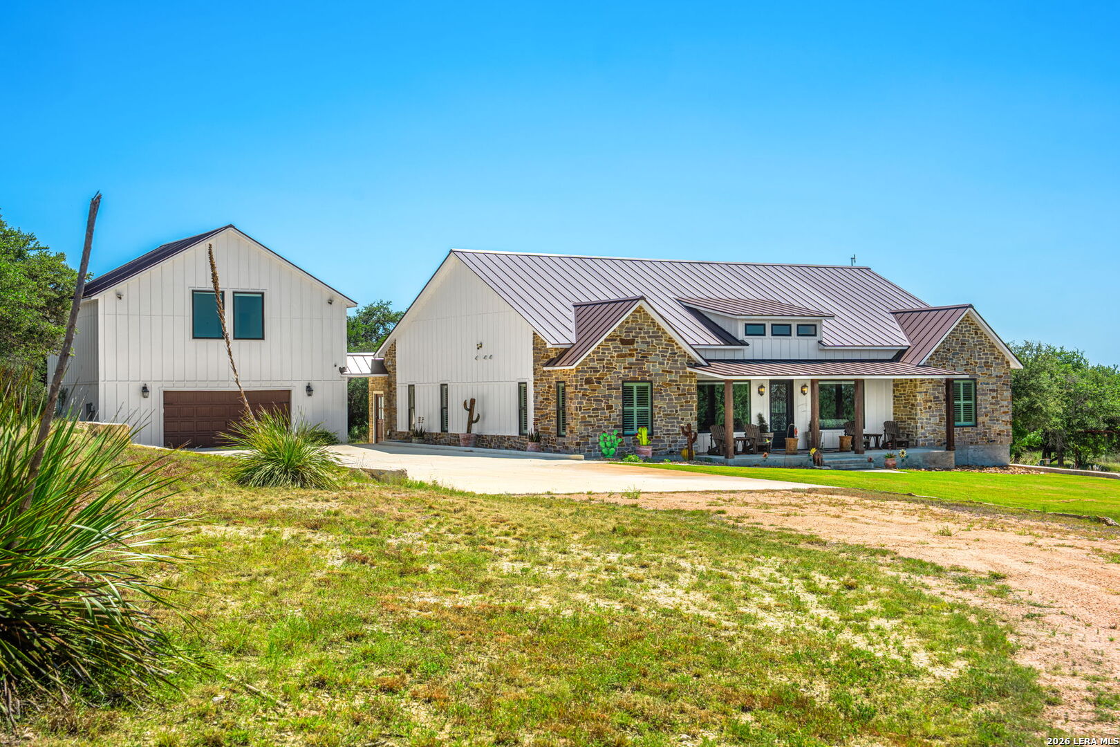 147 Gray Wolf, Blanco, TX 78606 — photo 1