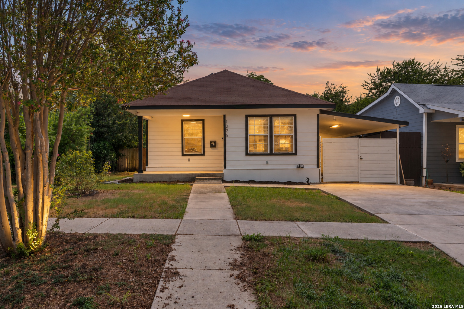 1026 W Lynwood Ave, San Antonio, TX 78201 — photo 1