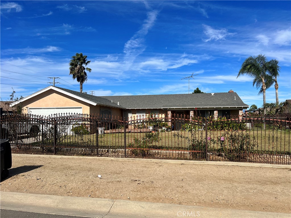 3949 BLUFF