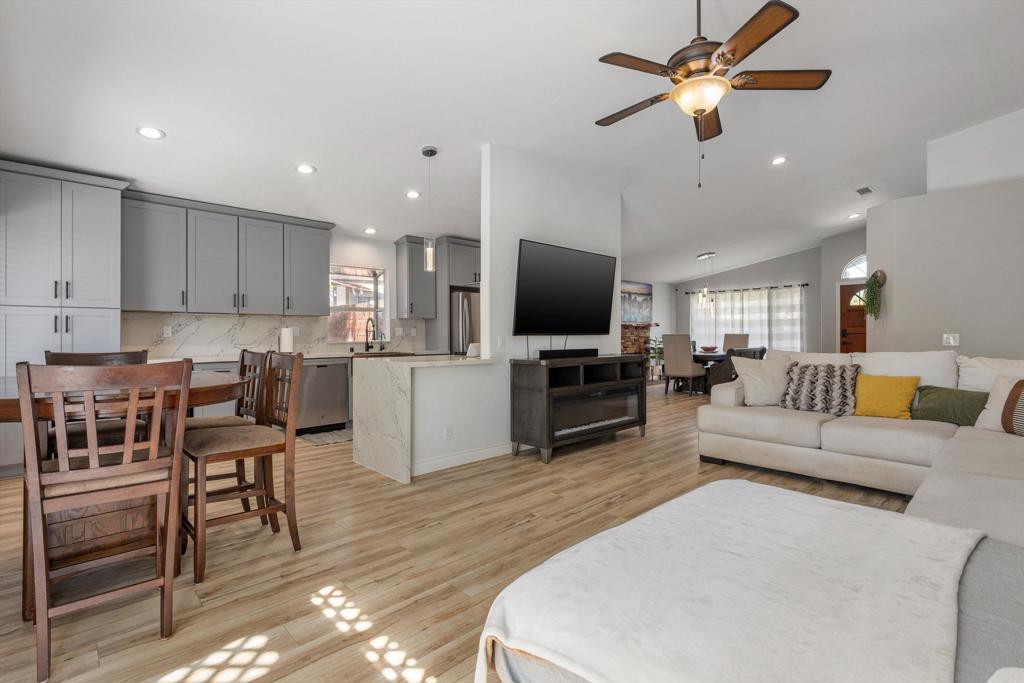 157 S Mercedes Road, Fallbrook, CA 92028 — photo 1