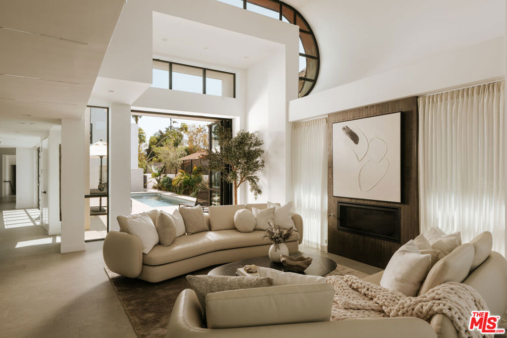 218 Alta Avenue, Santa Monica, CA 90402 — photo 1
