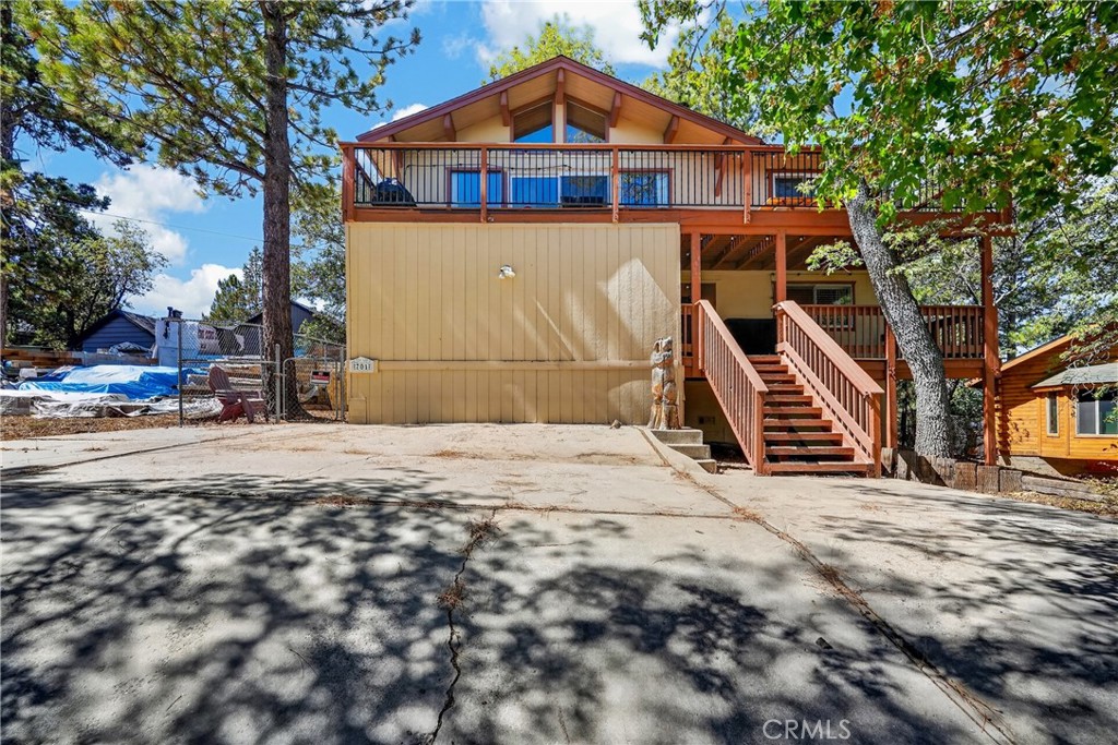 701 Villa Grove