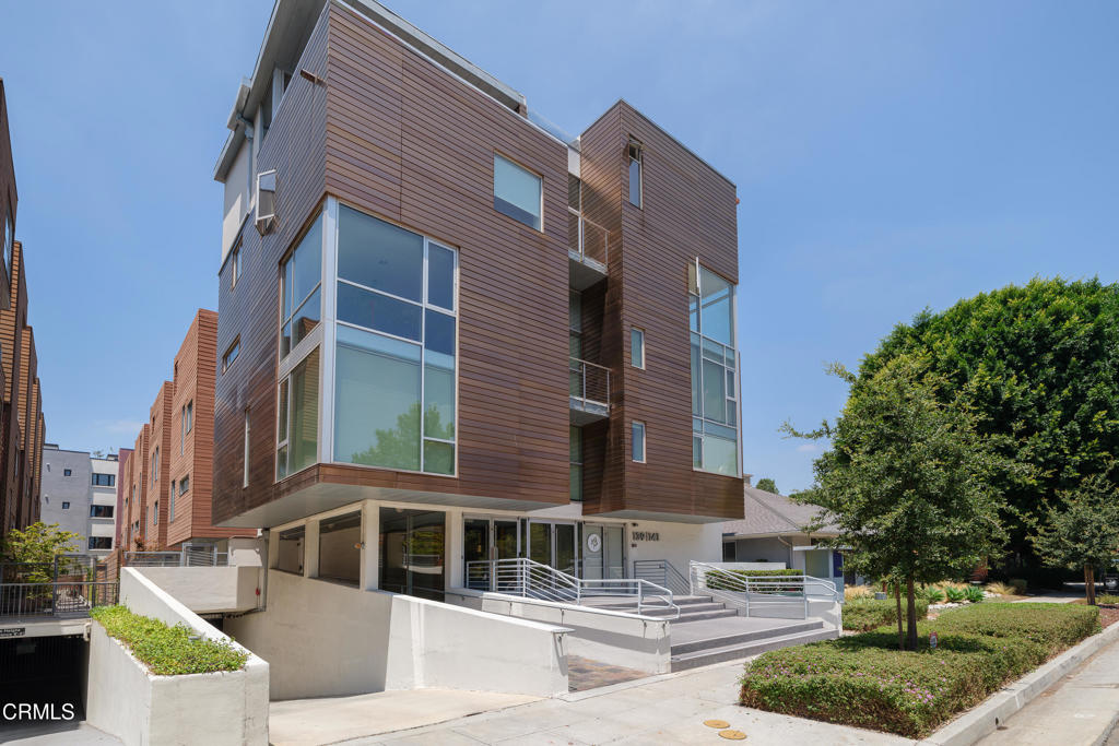 141 S Hudson Avenue 104