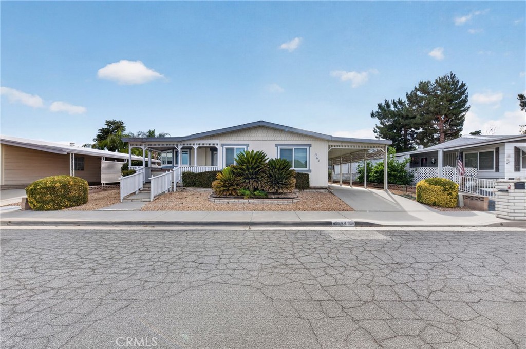 564 De Soto Drive, Hemet, CA 92543 — photo 1