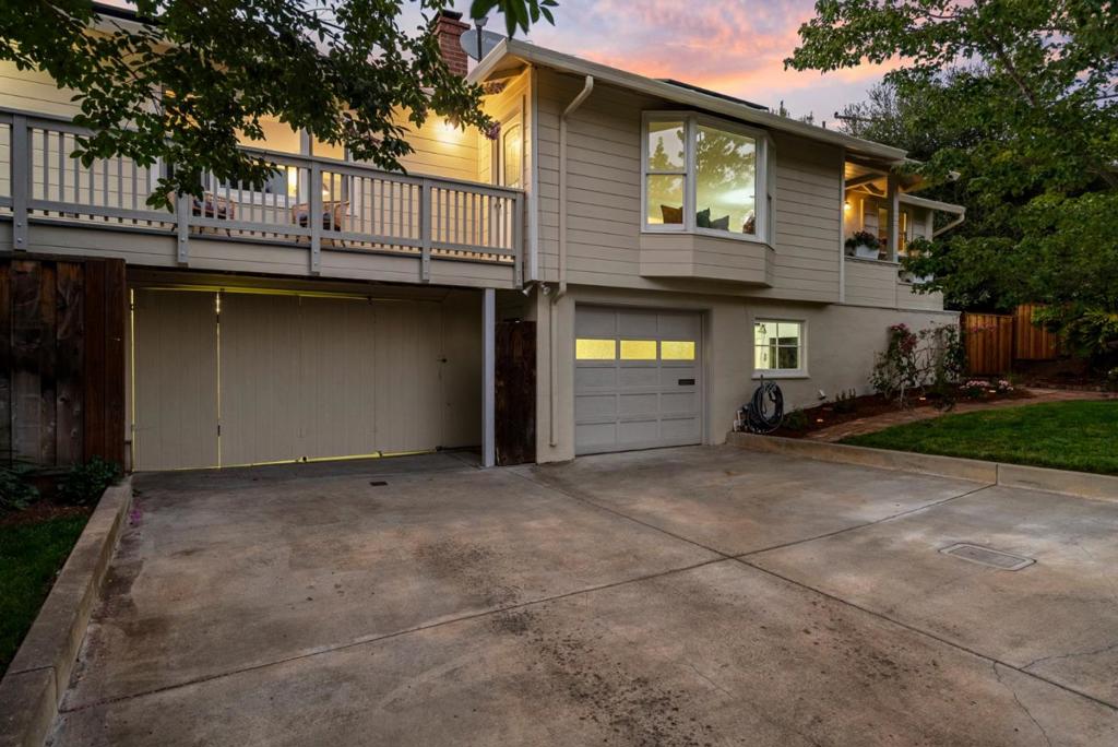 2 Beverly Drive