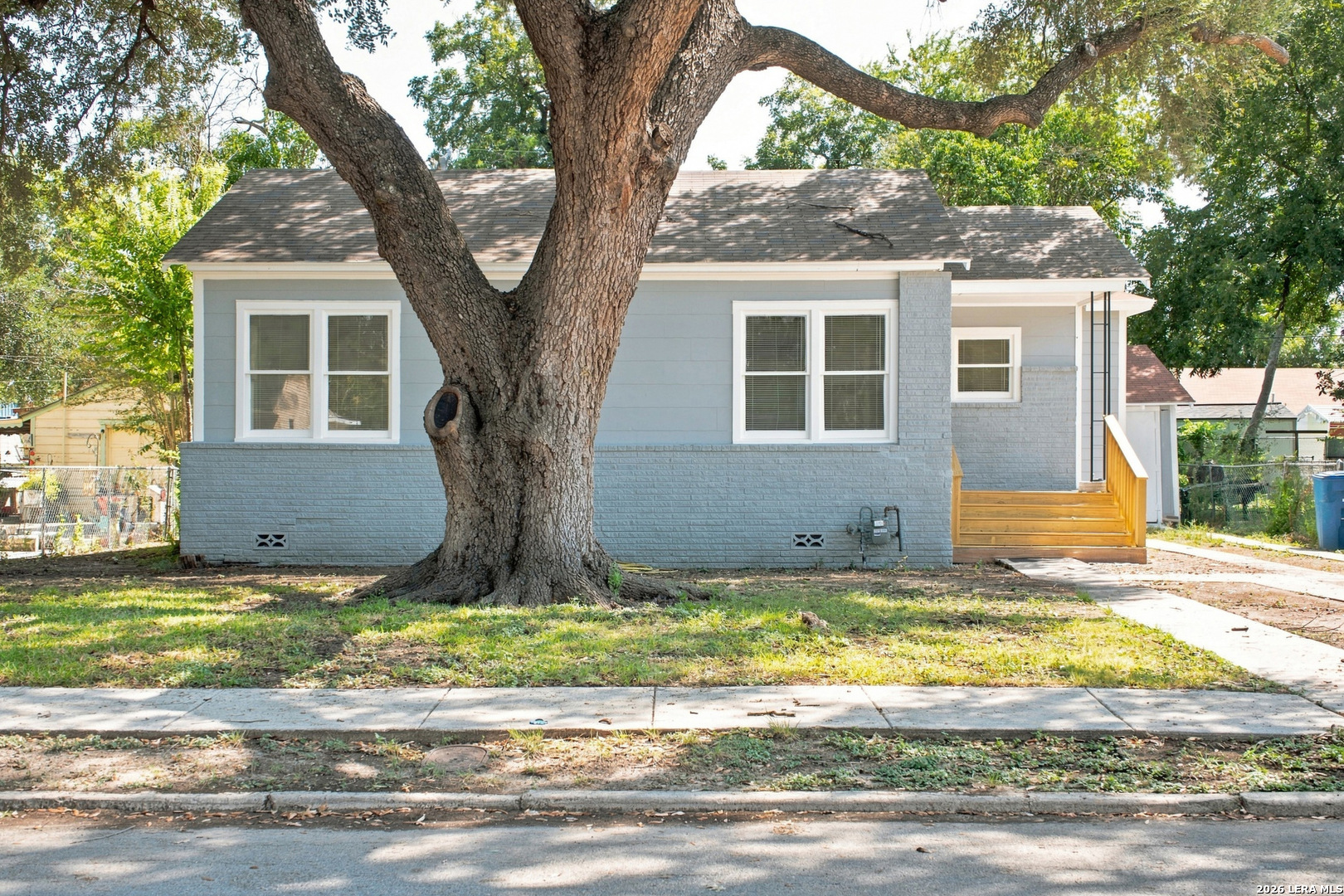 132 ROSS AVE, San Antonio, TX 78225 — photo 1