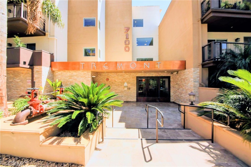 7100 Alvern Street 402, Los Angeles, CA 90045 — photo 1