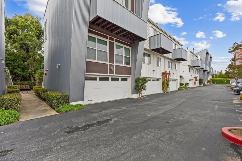 2080 S Delaware Street, San Mateo, CA 94403 — photo 1