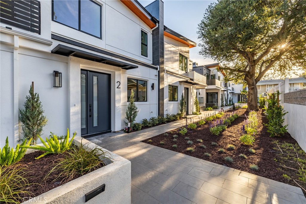 1649 N Lake Avenue 2, Pasadena, CA 91104 — photo 1