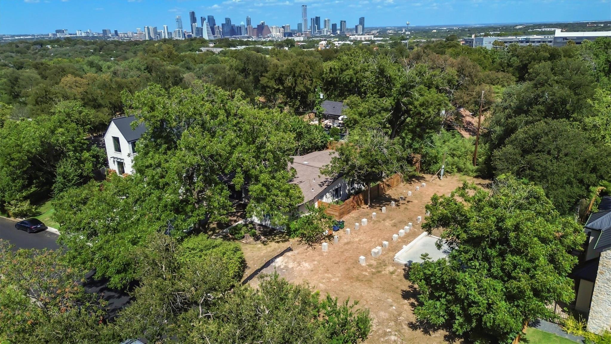 2320  Westoak Dr