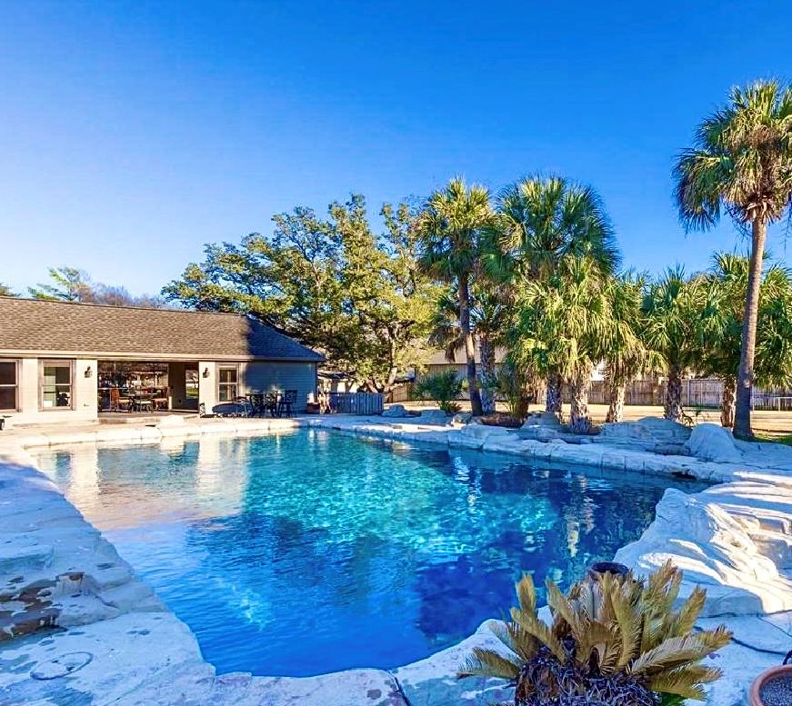 311 Oleander Dr, Marble Falls, TX 78654 — photo 1