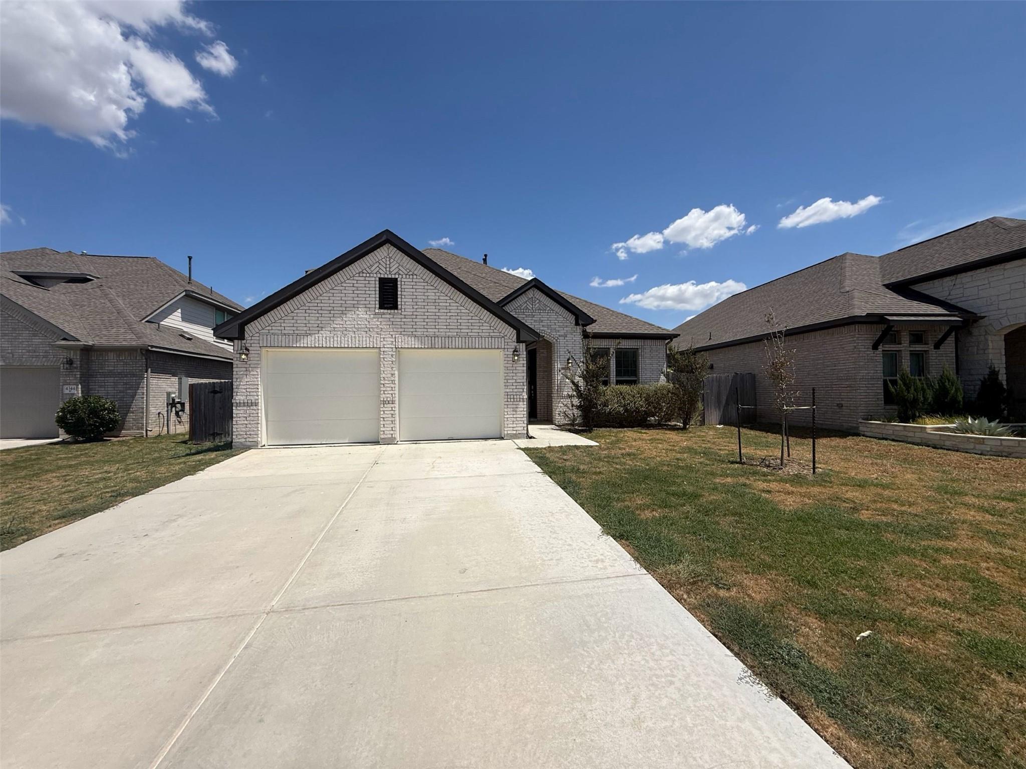 4437  Shady Hill Ln