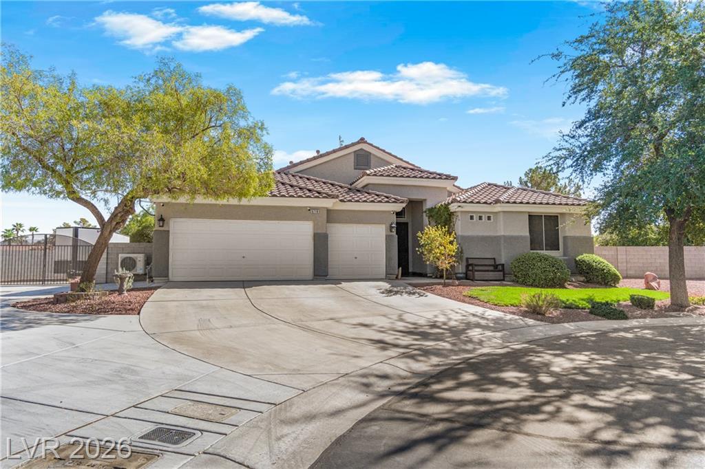 6718 Hawthorne Creek Court, Las Vegas, NV 89131 — photo 1