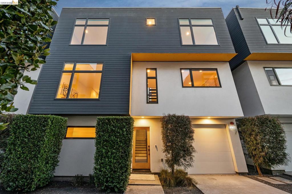 3235 B Louise St, Oakland, CA 94608 — photo 1