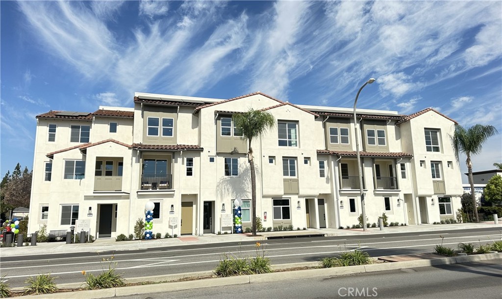 685 S Brea Boulevard 102