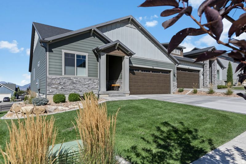 72 W PARKSIDE LOOP
