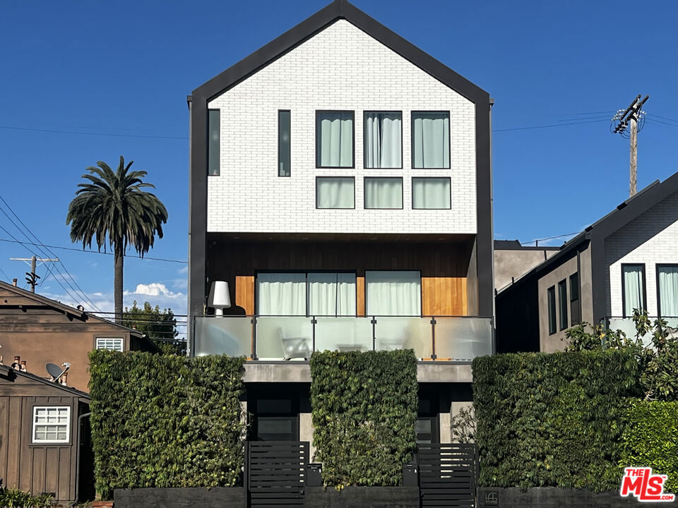 2606 S Barrington Avenue, Los Angeles, CA 90064 — photo 1
