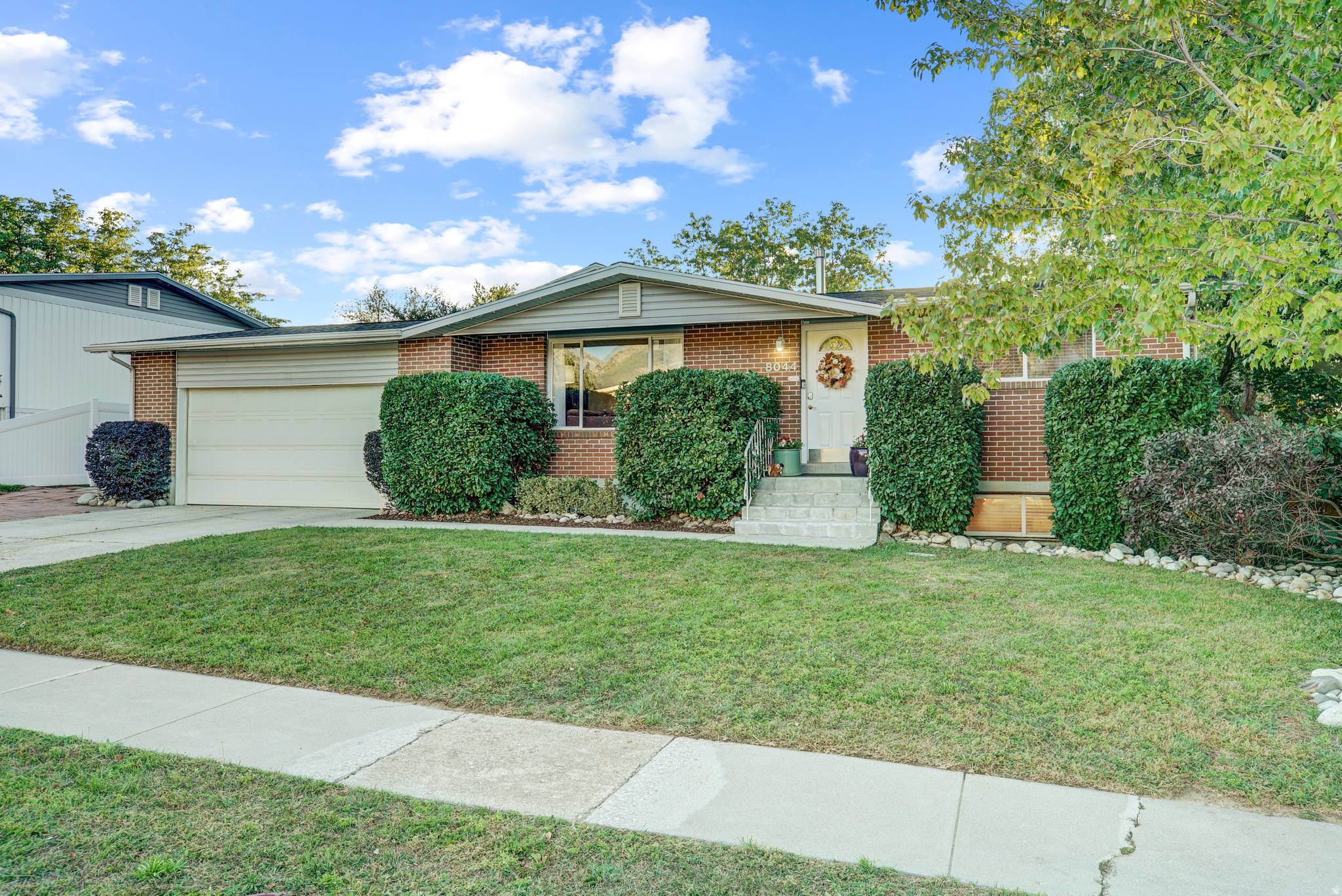 8044 S BOYSENBERRY DR, Sandy, UT 84093 — photo 1