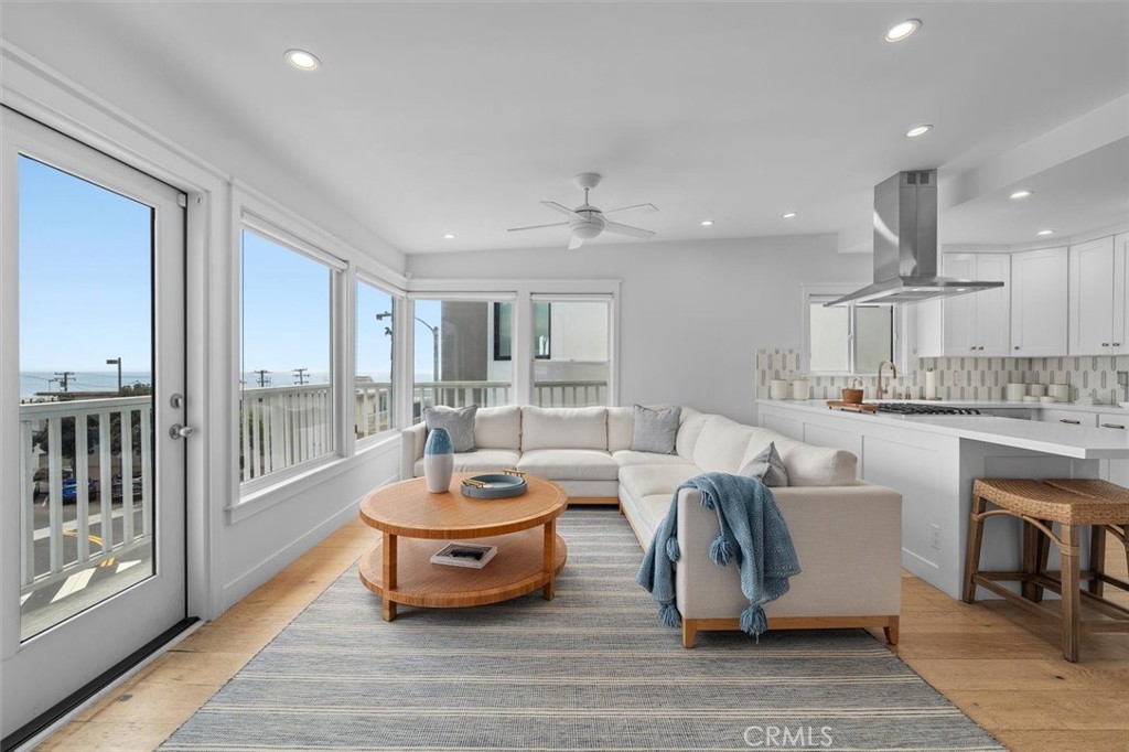 209 15th Street, Manhattan Beach, CA 90266 — photo 1