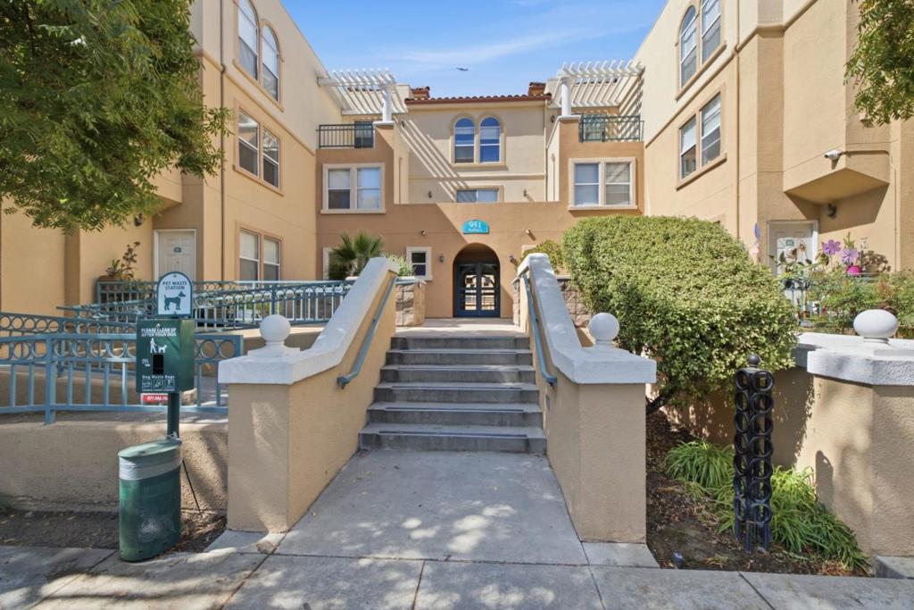 951 S 12th Street 302, San Jose, CA 95112 — photo 1