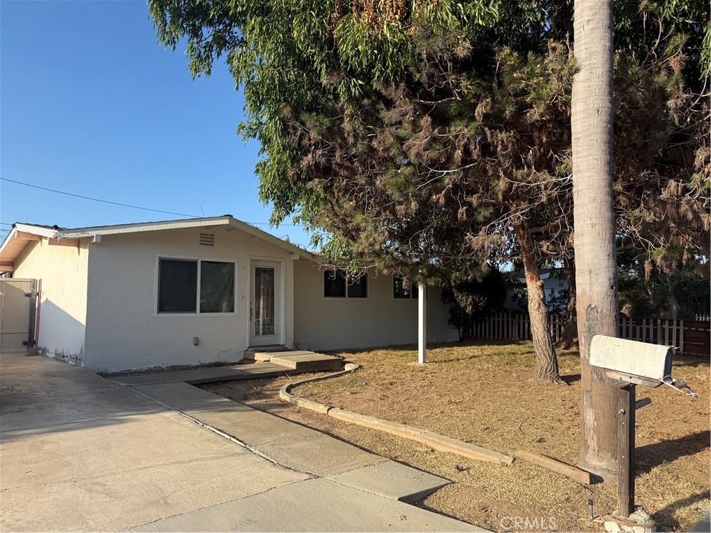 644 Ross, Costa Mesa, CA 92627 — photo 1